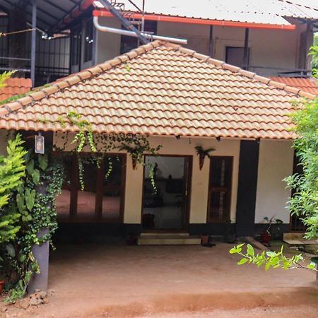 Coorg Nature Breeze Home Stay มาดิเครี ภายนอก รูปภาพ