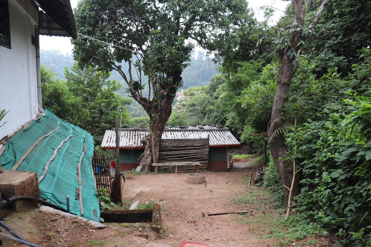 Coorg Nature Breeze Home Stay มาดิเครี ภายนอก รูปภาพ