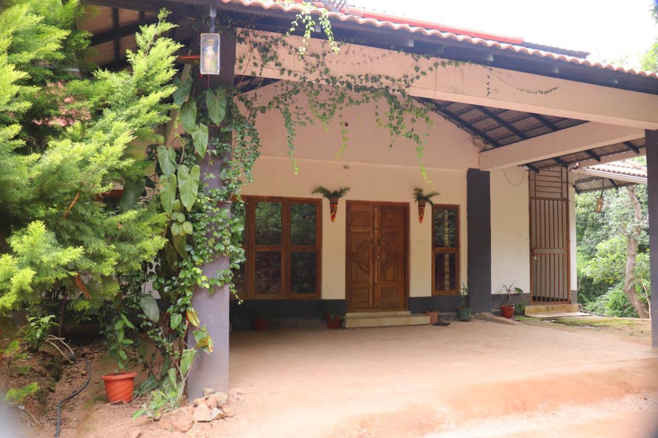 Coorg Nature Breeze Home Stay มาดิเครี ภายนอก รูปภาพ