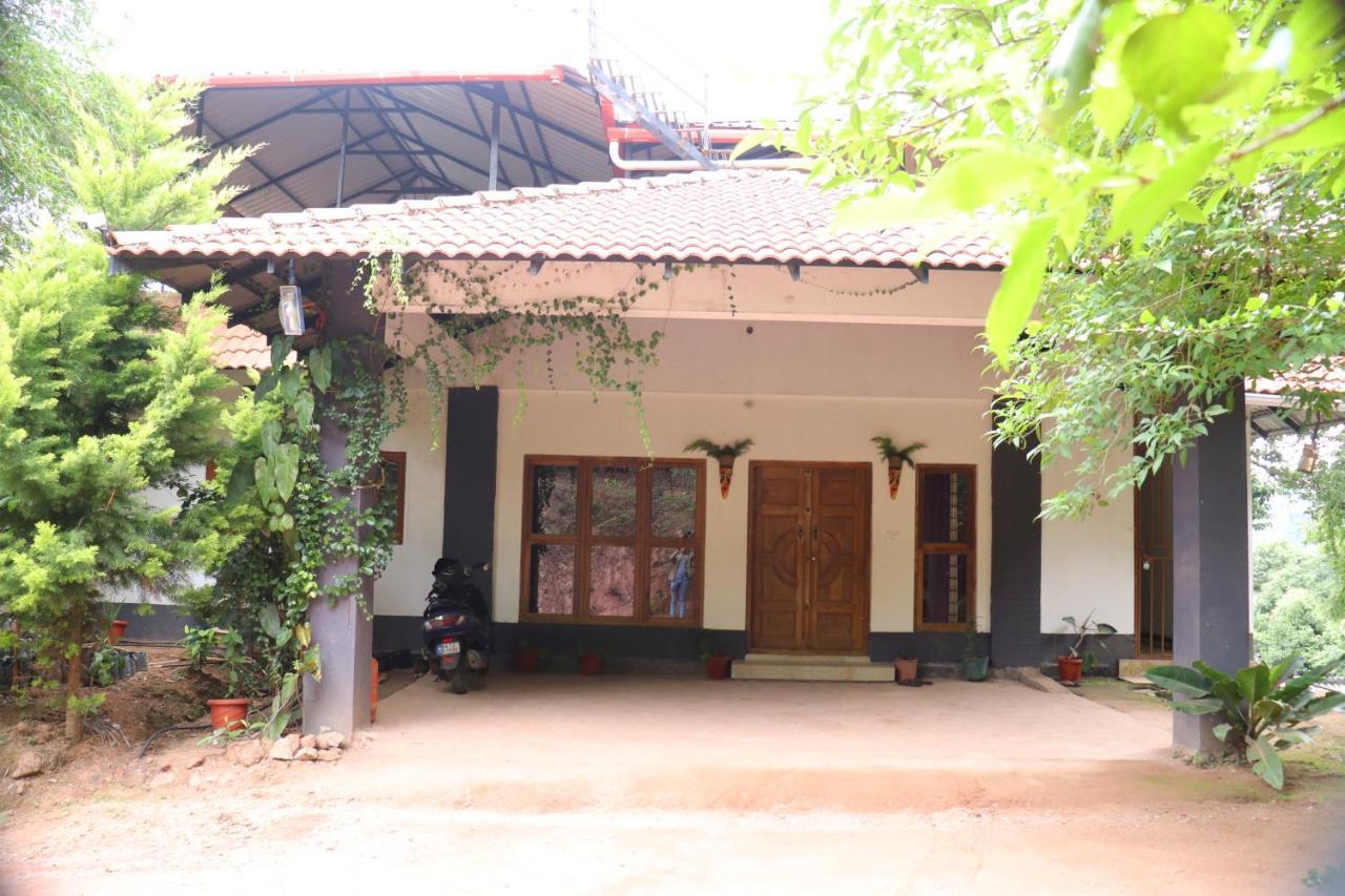 Coorg Nature Breeze Home Stay มาดิเครี ภายนอก รูปภาพ