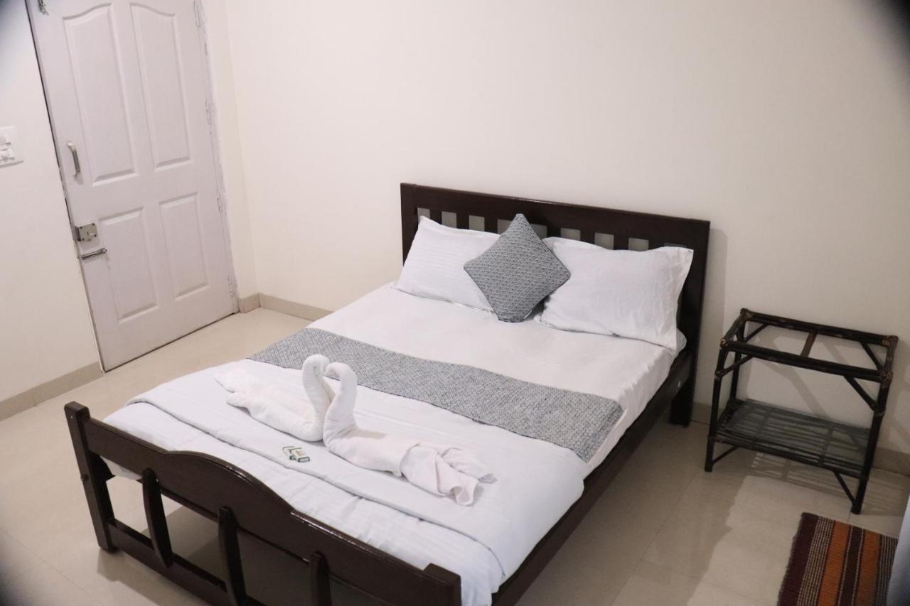 Coorg Nature Breeze Home Stay มาดิเครี ภายนอก รูปภาพ