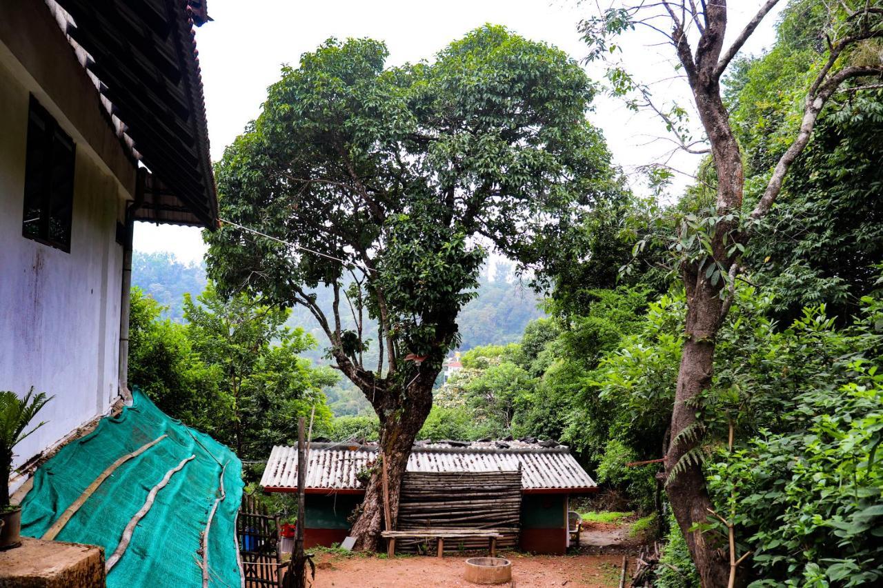 Coorg Nature Breeze Home Stay มาดิเครี ภายนอก รูปภาพ