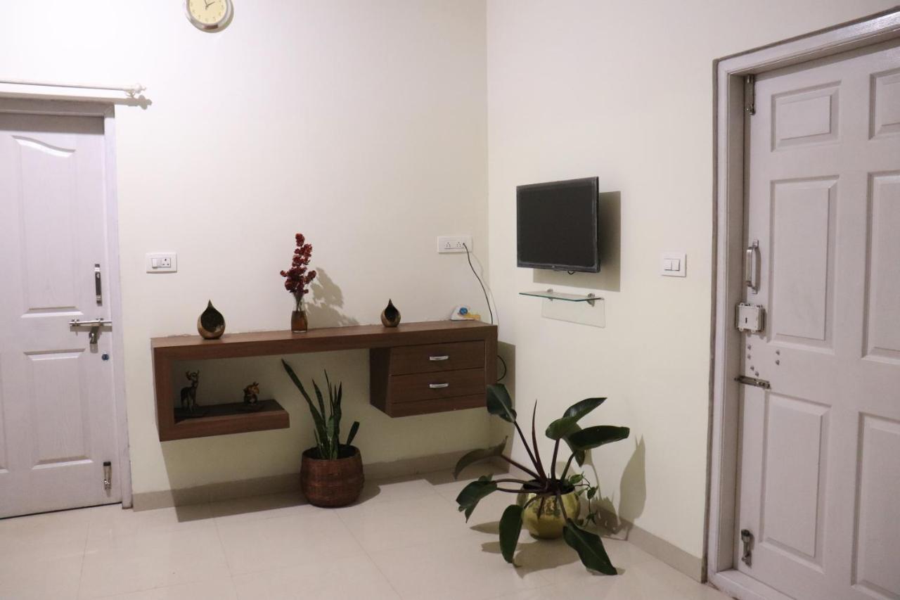 Coorg Nature Breeze Home Stay มาดิเครี ภายนอก รูปภาพ