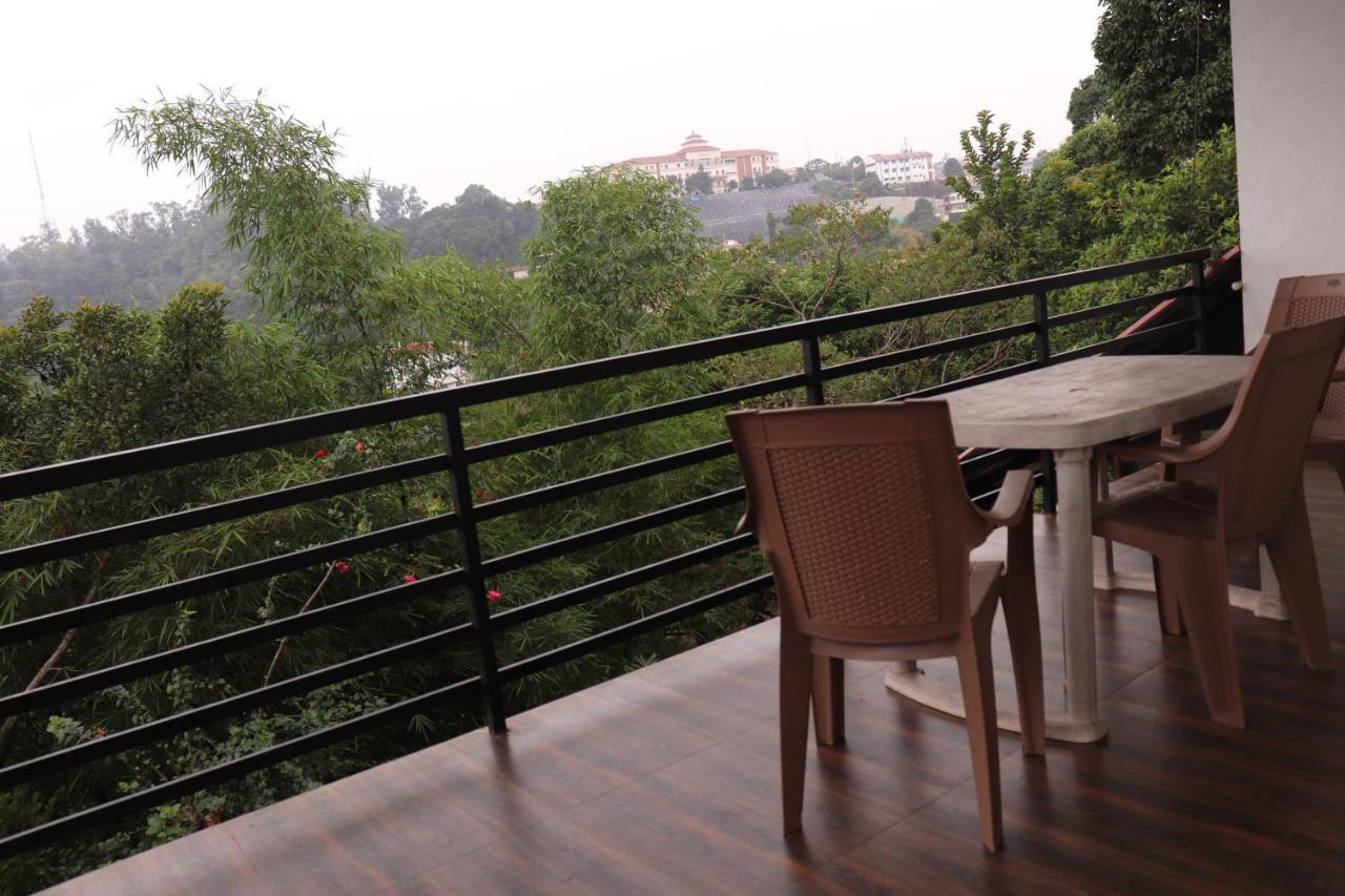 Coorg Nature Breeze Home Stay มาดิเครี ภายนอก รูปภาพ