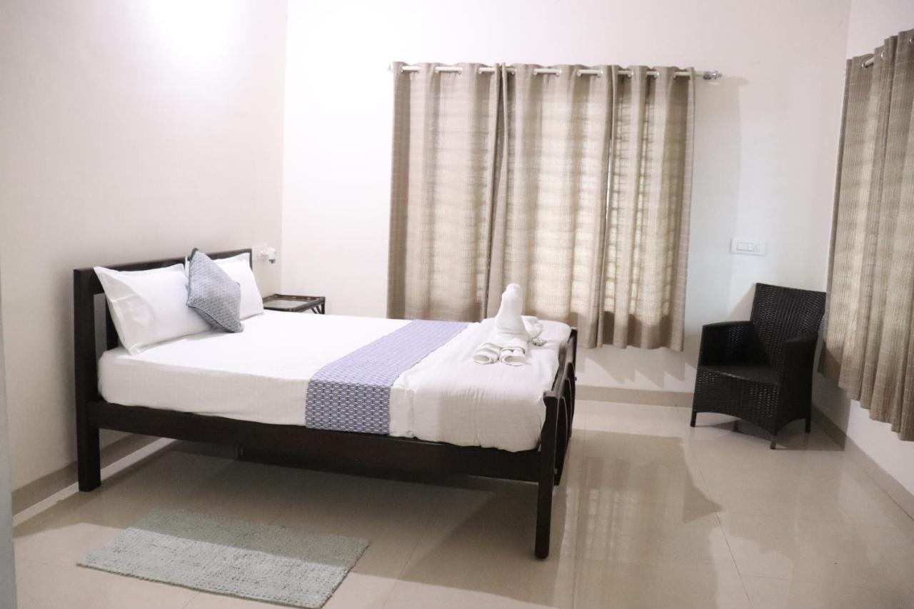Coorg Nature Breeze Home Stay มาดิเครี ภายนอก รูปภาพ