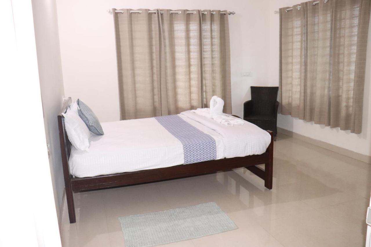 Coorg Nature Breeze Home Stay มาดิเครี ภายนอก รูปภาพ