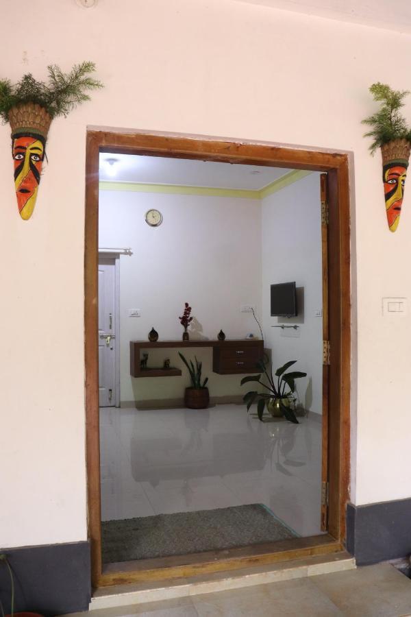 Coorg Nature Breeze Home Stay มาดิเครี ภายนอก รูปภาพ