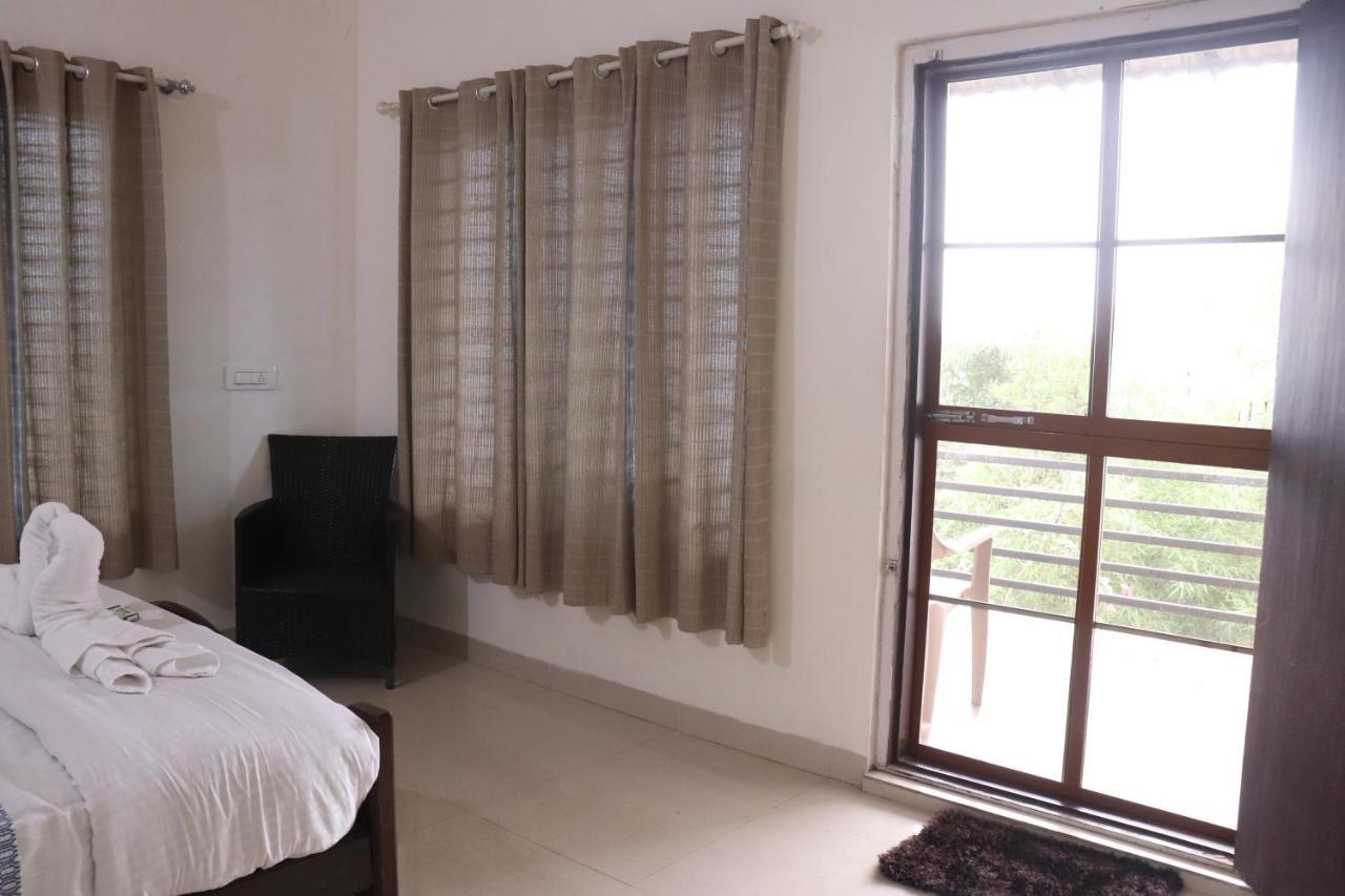Coorg Nature Breeze Home Stay มาดิเครี ภายนอก รูปภาพ