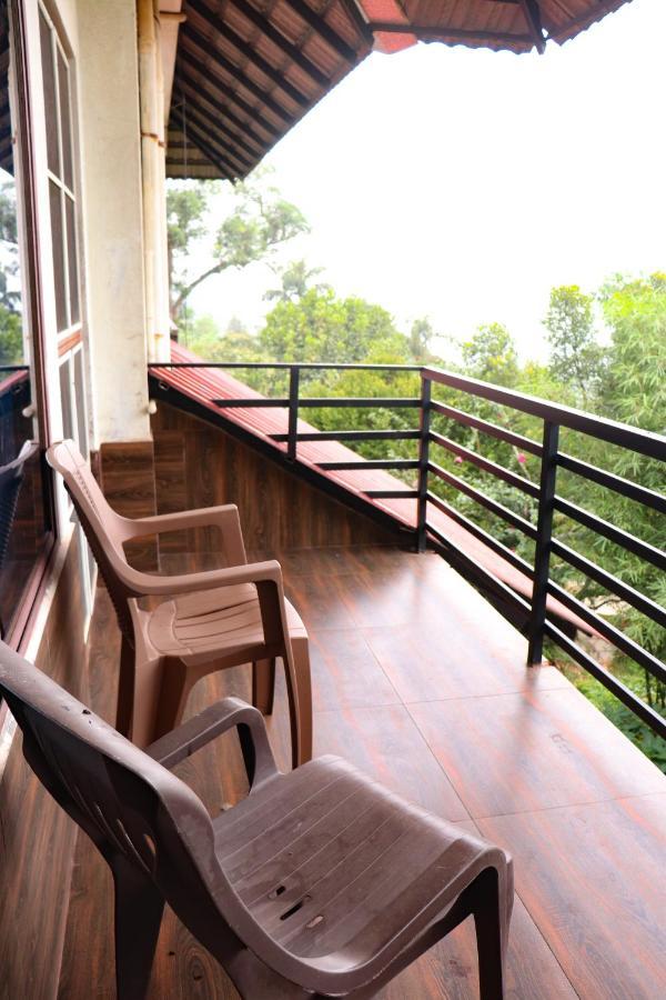 Coorg Nature Breeze Home Stay มาดิเครี ภายนอก รูปภาพ