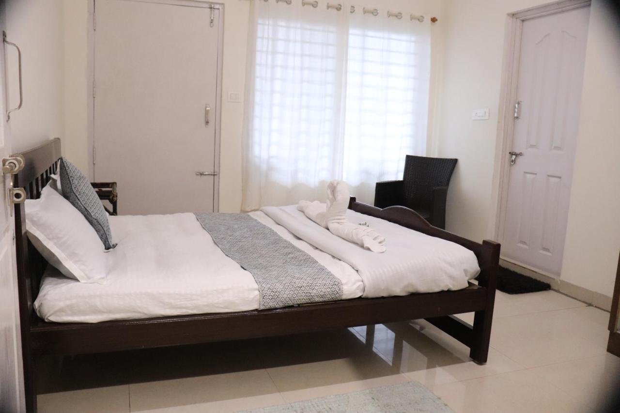 Coorg Nature Breeze Home Stay มาดิเครี ภายนอก รูปภาพ