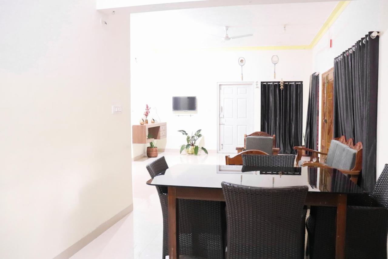 Coorg Nature Breeze Home Stay มาดิเครี ภายนอก รูปภาพ