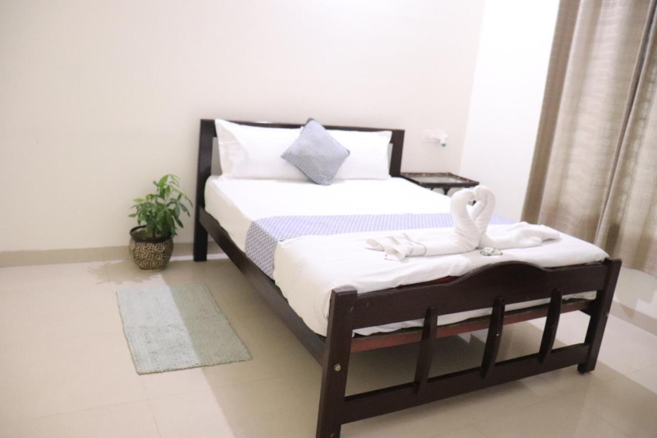 Coorg Nature Breeze Home Stay มาดิเครี ภายนอก รูปภาพ