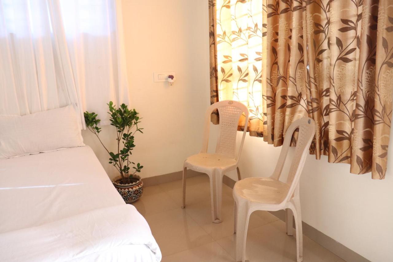Coorg Nature Breeze Home Stay มาดิเครี ภายนอก รูปภาพ