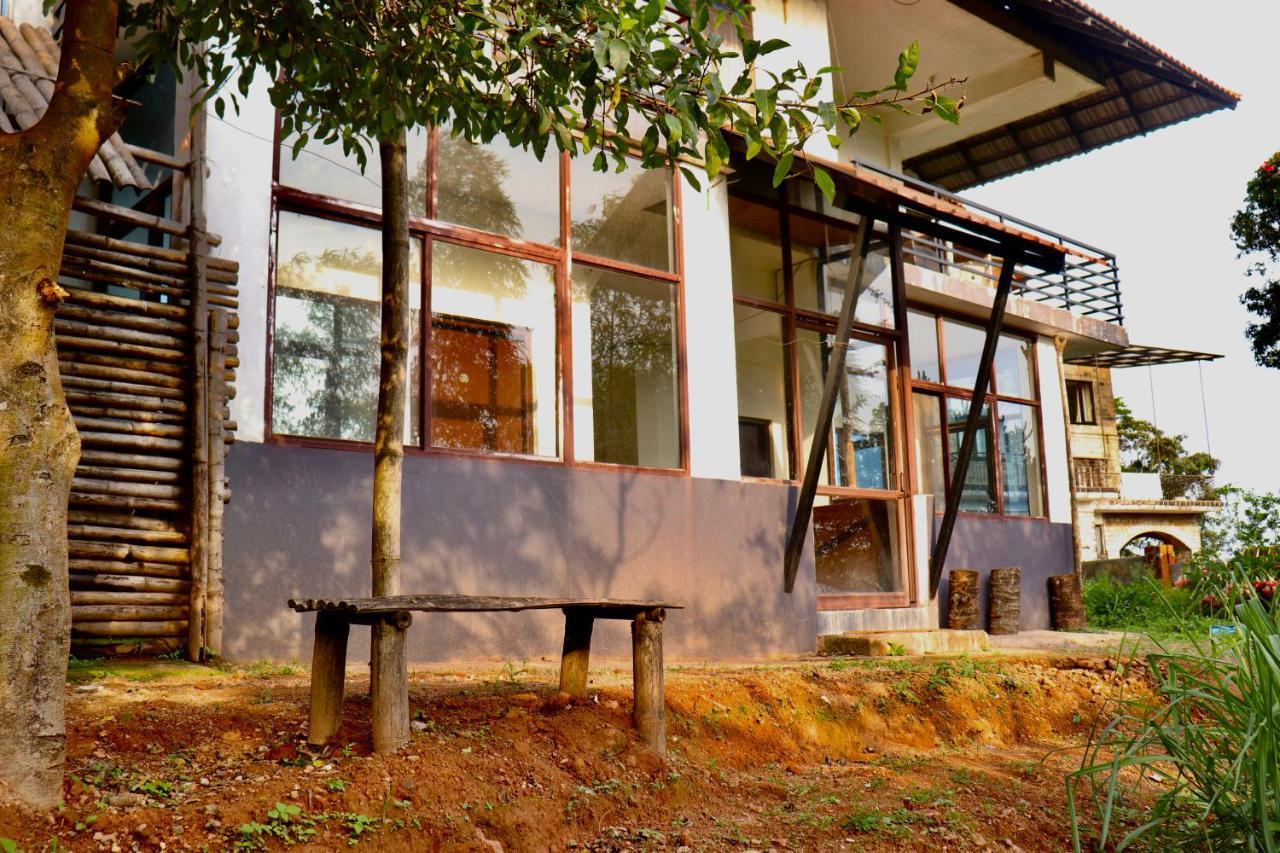 Coorg Nature Breeze Home Stay มาดิเครี ภายนอก รูปภาพ