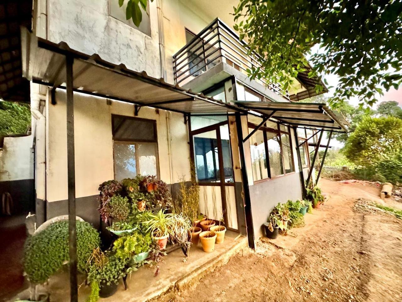 Coorg Nature Breeze Home Stay มาดิเครี ภายนอก รูปภาพ